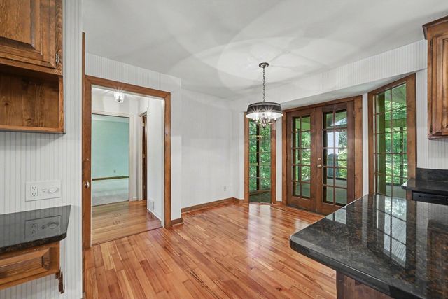 16920 5th Avenue N, Plymouth, MN 55447