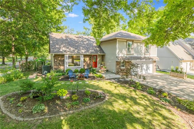 5909 N Norton Avenue, Gladstone, MO 64119