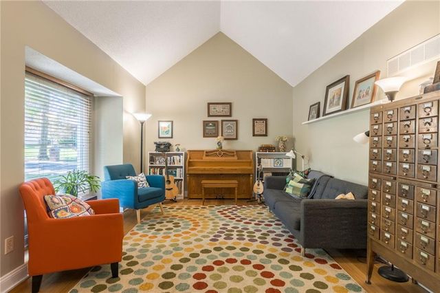 5909 N Norton Avenue, Gladstone, MO 64119