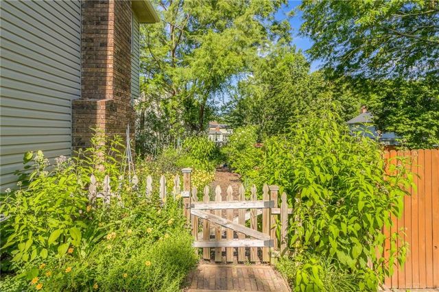 5909 N Norton Avenue, Gladstone, MO 64119