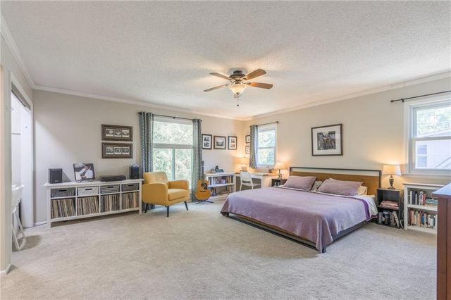 5909 N Norton Avenue, Gladstone, MO 64119
