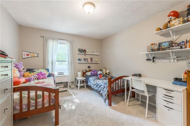 5909 N Norton Avenue, Gladstone, MO 64119