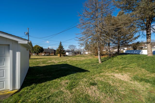 1011 Nave Street, Elizabethton, TN 37643