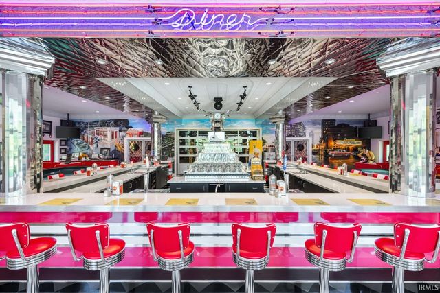 5382 E SR 162, Santa Claus, IN 47579