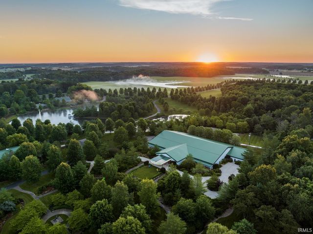 5382 E SR 162, Santa Claus, IN 47579