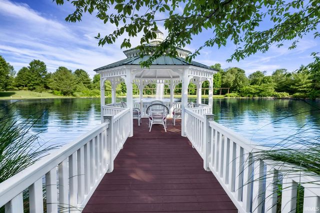 5382 E SR 162, Santa Claus, IN 47579