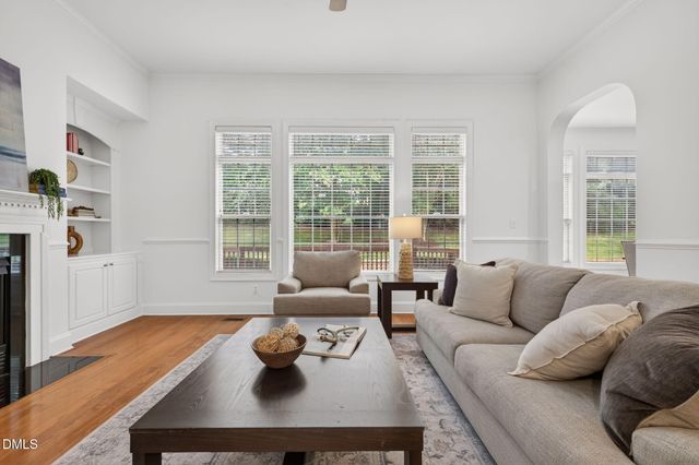 1049 Kennicott Avenue, Cary, NC 27513