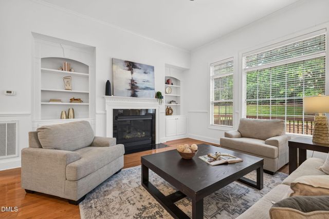 1049 Kennicott Avenue, Cary, NC 27513