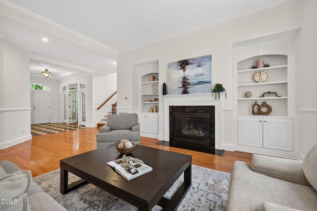 1049 Kennicott Avenue, Cary, NC 27513