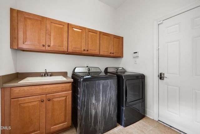 1049 Kennicott Avenue, Cary, NC 27513