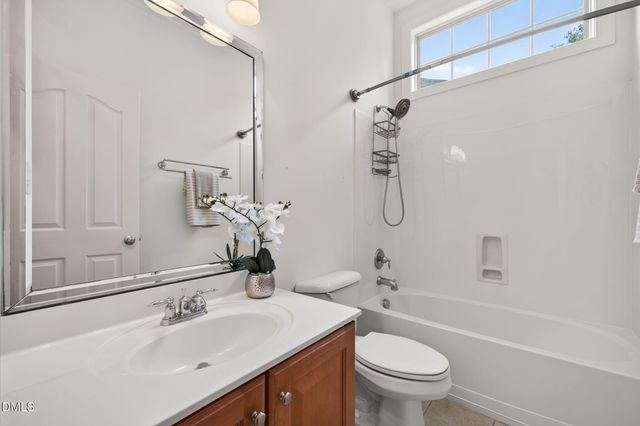 1049 Kennicott Avenue, Cary, NC 27513