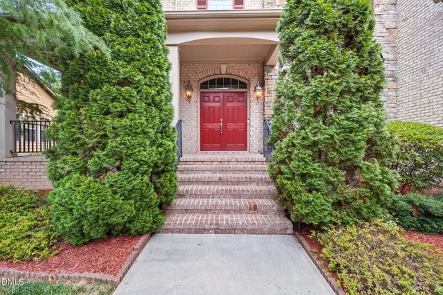 1049 Kennicott Avenue, Cary, NC 27513