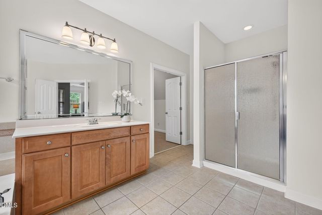 1049 Kennicott Avenue, Cary, NC 27513