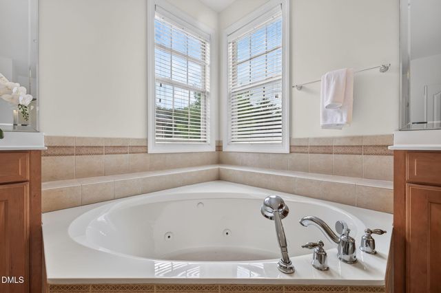 1049 Kennicott Avenue, Cary, NC 27513