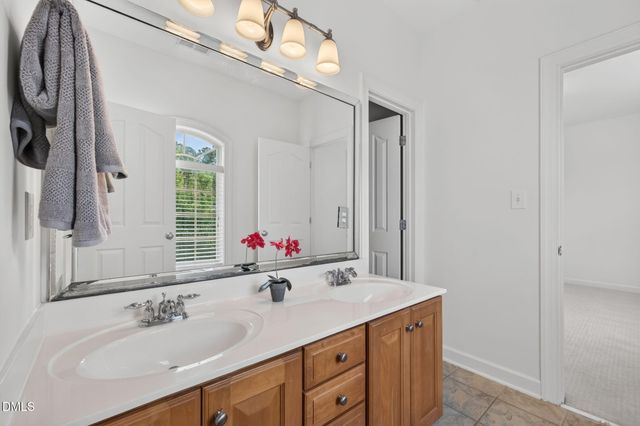 1049 Kennicott Avenue, Cary, NC 27513