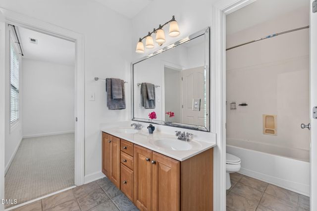1049 Kennicott Avenue, Cary, NC 27513