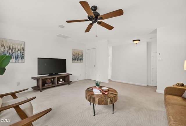 1049 Kennicott Avenue, Cary, NC 27513