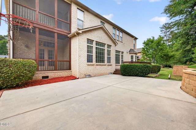 1049 Kennicott Avenue, Cary, NC 27513