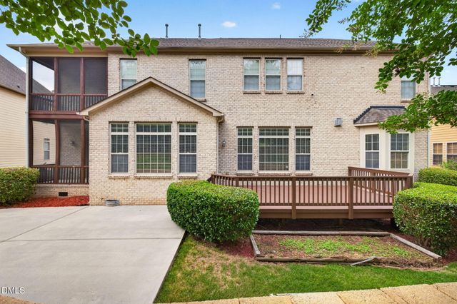 1049 Kennicott Avenue, Cary, NC 27513