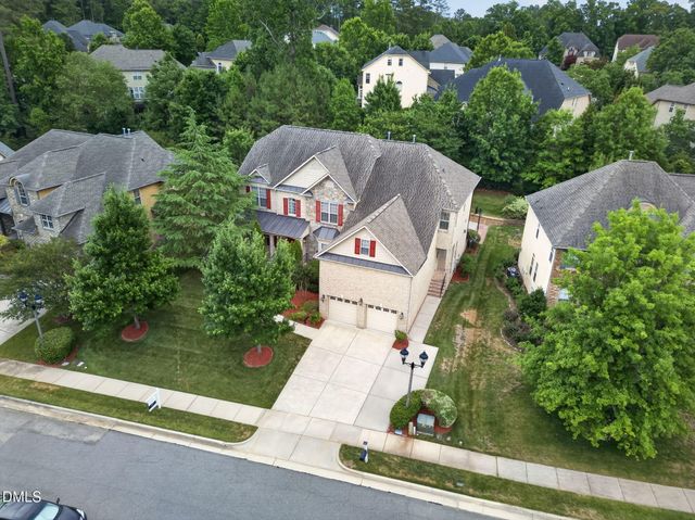 1049 Kennicott Avenue, Cary, NC 27513