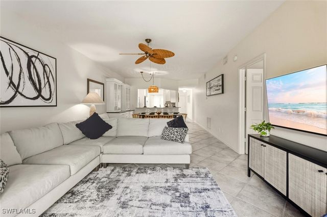 871 Tanbark DR 102, Naples, FL 34108