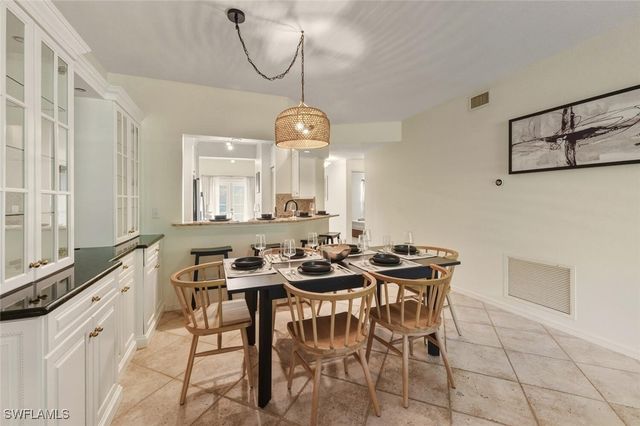 871 Tanbark DR 102, Naples, FL 34108