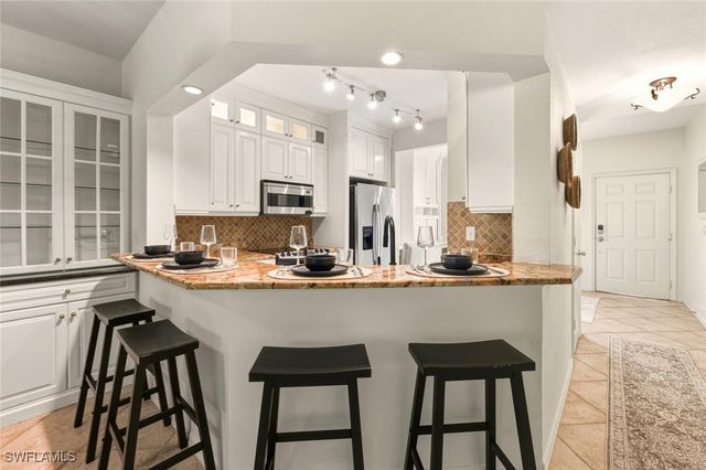 871 Tanbark DR 102, Naples, FL 34108