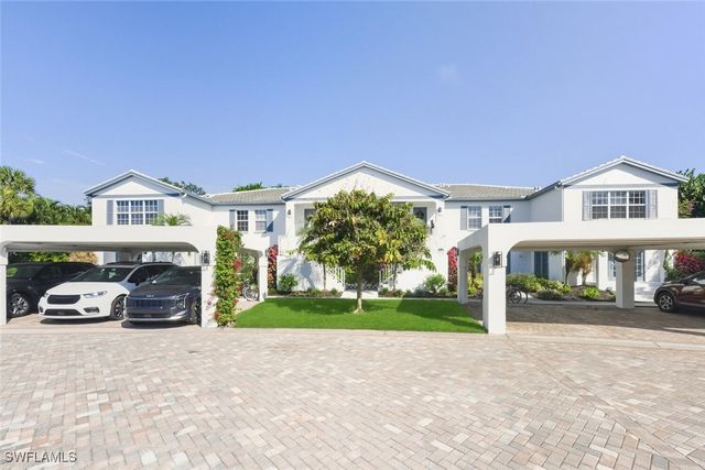 871 Tanbark DR 102, Naples, FL 34108