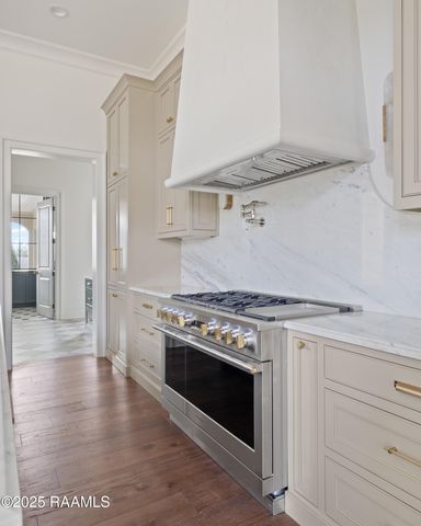 619 Gunter Grass Court, Lafayette, LA 70508