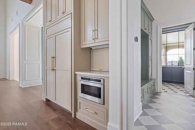 619 Gunter Grass Court, Lafayette, LA 70508