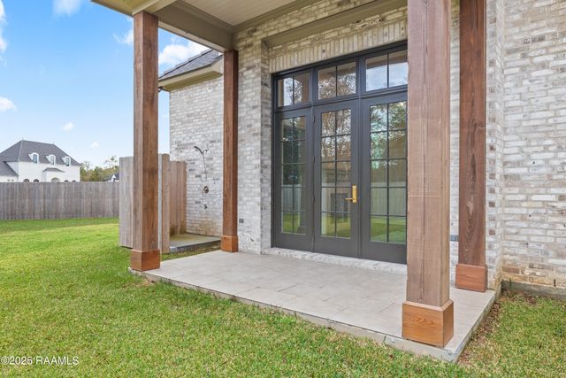 619 Gunter Grass Court, Lafayette, LA 70508