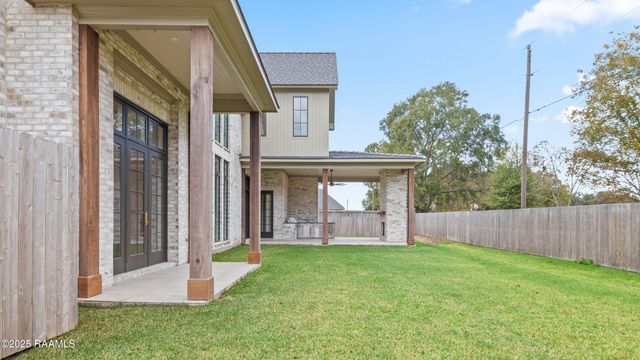 619 Gunter Grass Court, Lafayette, LA 70508