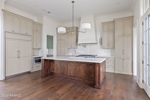 619 Gunter Grass Court, Lafayette, LA 70508