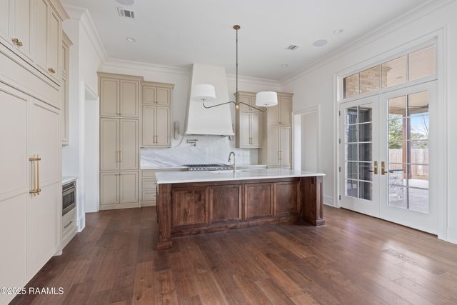 619 Gunter Grass Court, Lafayette, LA 70508