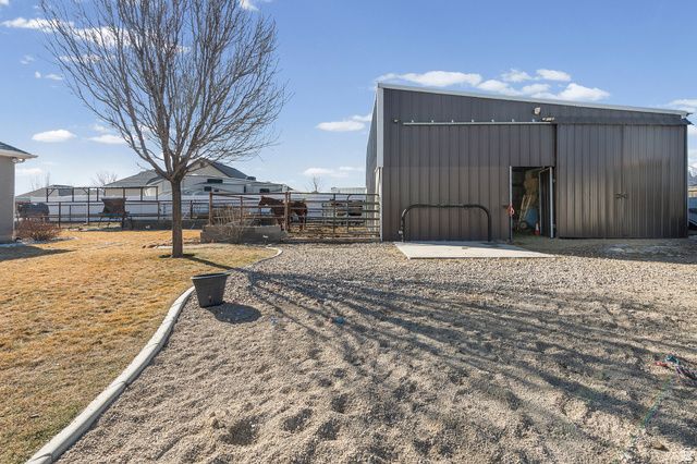 1587 E SMITHFIELD DR, Eagle Mountain, UT 84005