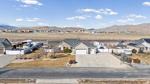 1587 E SMITHFIELD DR, Eagle Mountain, UT 84005