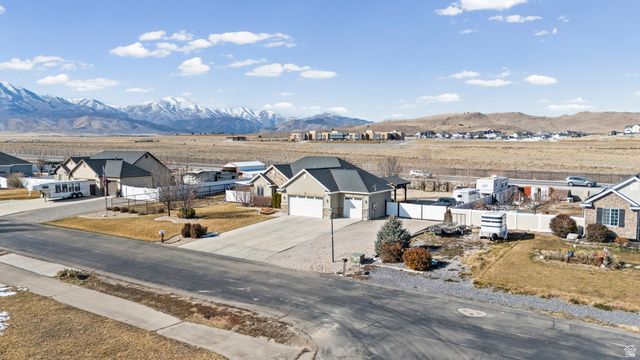 1587 E SMITHFIELD DR, Eagle Mountain, UT 84005