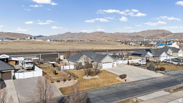 1587 E SMITHFIELD DR, Eagle Mountain, UT 84005