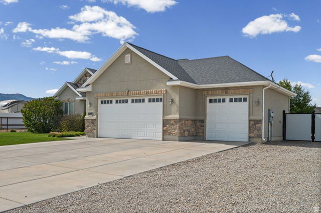 1587 E SMITHFIELD DR, Eagle Mountain, UT 84005