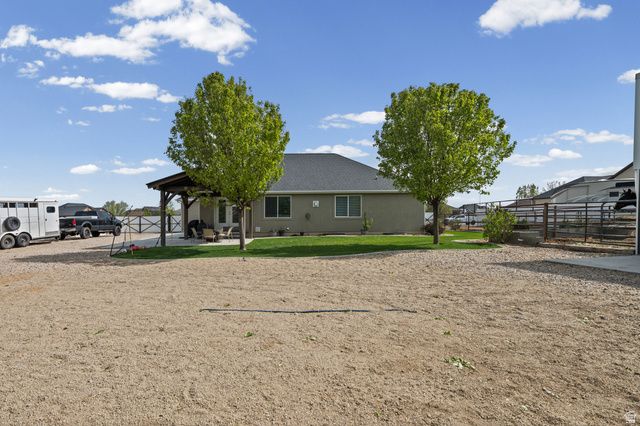 1587 E SMITHFIELD DR, Eagle Mountain, UT 84005