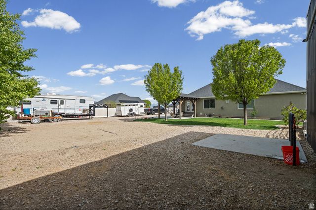 1587 E SMITHFIELD DR, Eagle Mountain, UT 84005