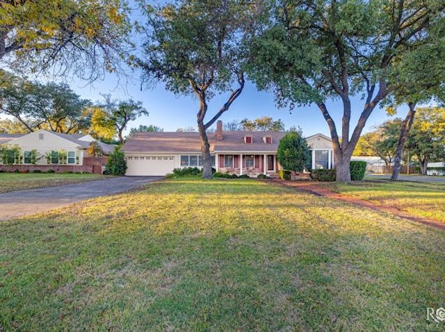 2402 Live Oak Street, San Angelo, TX 76901
