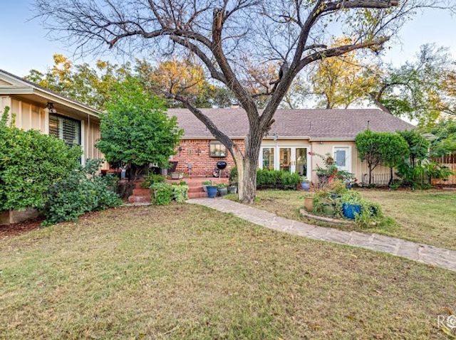 2402 Live Oak Street, San Angelo, TX 76901