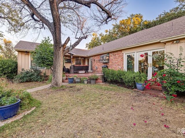 2402 Live Oak Street, San Angelo, TX 76901