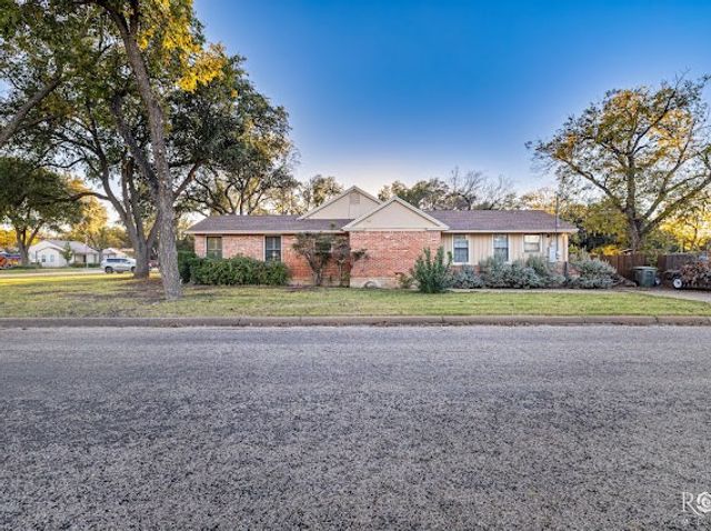2402 Live Oak Street, San Angelo, TX 76901