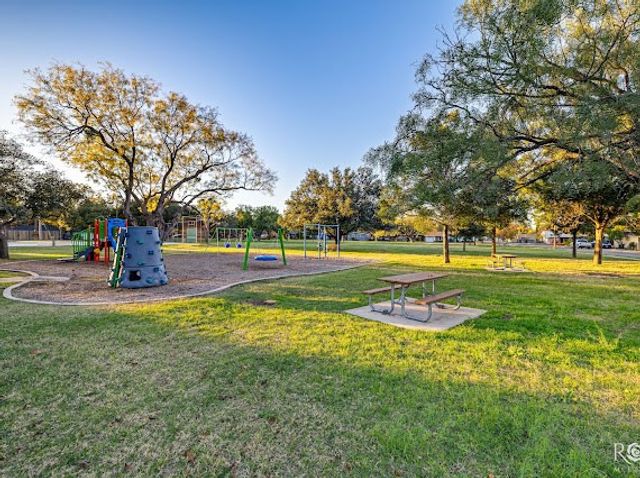 2402 Live Oak Street, San Angelo, TX 76901