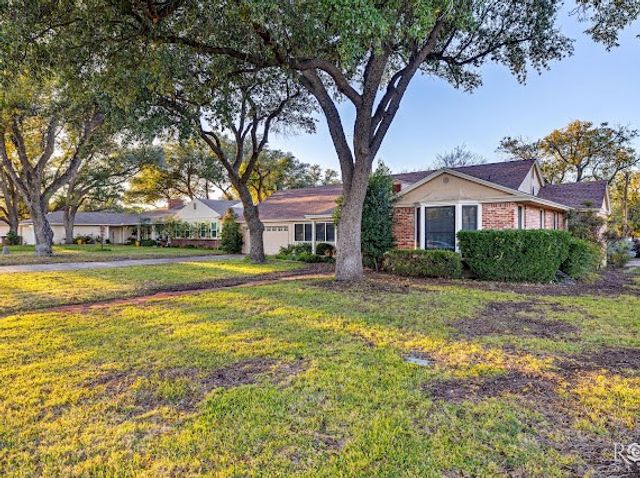 2402 Live Oak Street, San Angelo, TX 76901