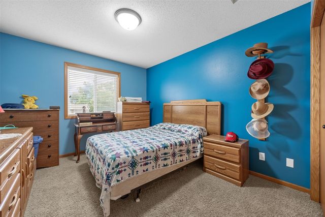 3502 Stoneview Circle SW, Cedar Rapids, IA 52404