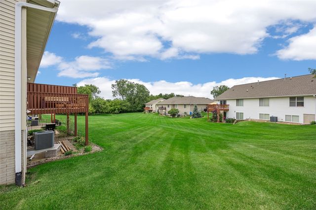 3502 Stoneview Circle SW, Cedar Rapids, IA 52404