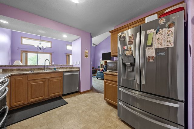 3502 Stoneview Circle SW, Cedar Rapids, IA 52404